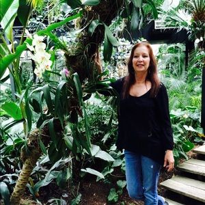 Meet your Posher, Teresa